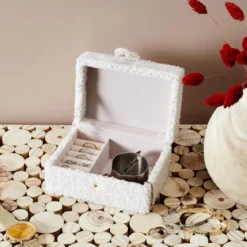 BOITE A BIJOUX BOUCLETTE