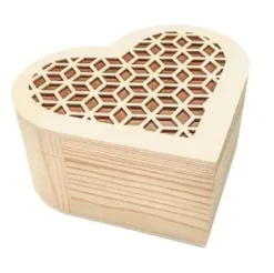 BOITE COEUR BOIS CISELE 15X7X14.5CM