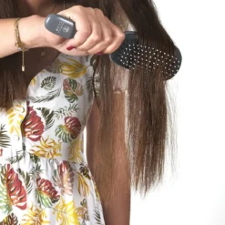 BROSSE CHEVEUX NETTOYAGE FACILE