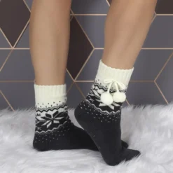 CHAUSSETTES POMPONS ADULTE