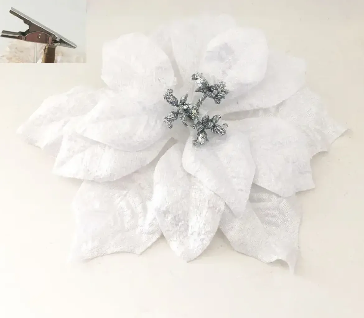 CLIP POINSETTIA VELOURS COEUR PAILLETE ARGENT D.26CM BLANC