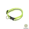 COLLIER AVEC BANDE REFLECHISSANTE REGLABLE 25 A 35CM JAUNE