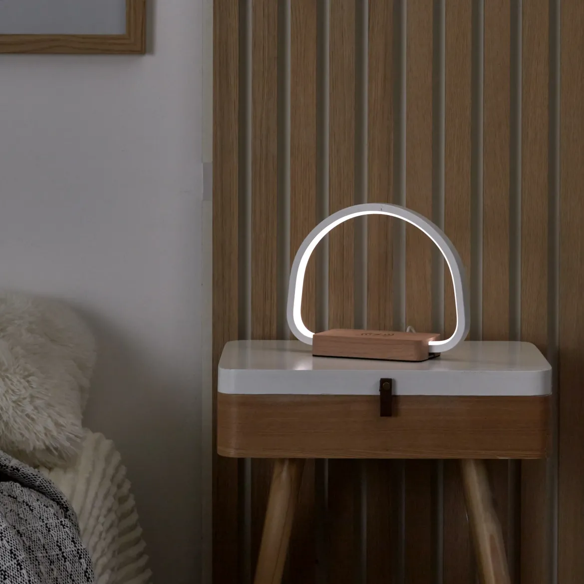 LAMPE LED CHARGEUR INDUCTION