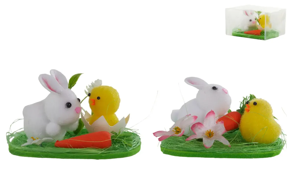 LAPIN ET POUSSIN SUR PELOUSE