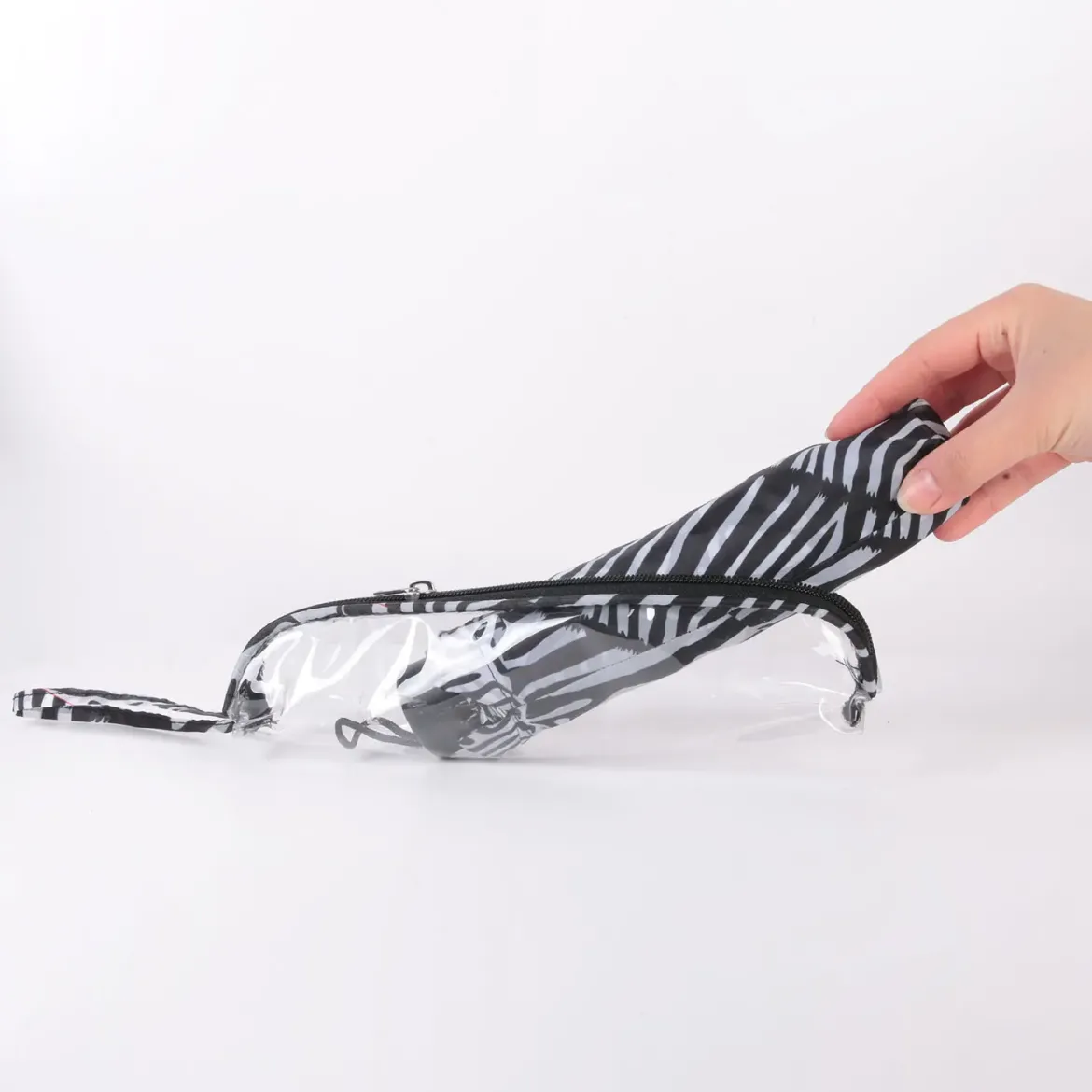 PARAPLUIE PLIABLE AVEC POCHETTE PVC