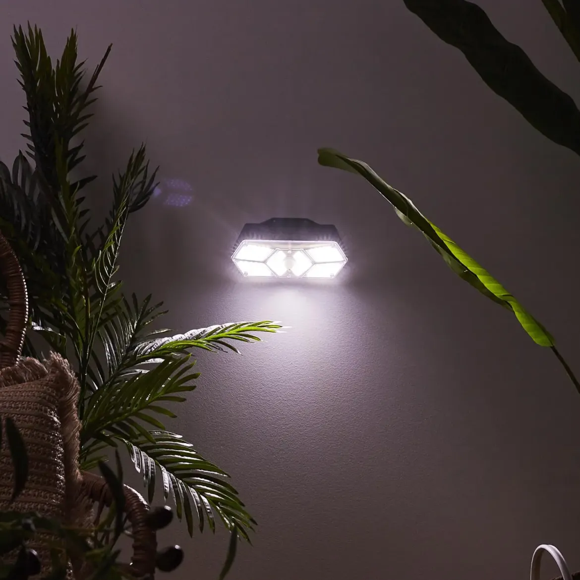 PROJECTEUR LED SOLAIRE DETECTEUR MOUVEMENT