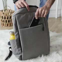 SAC A DOS ORDINATEUR AVEC BRANCHEMENT USB