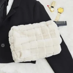 TROUSSE FLUFFY FAUSSE FOURRURE